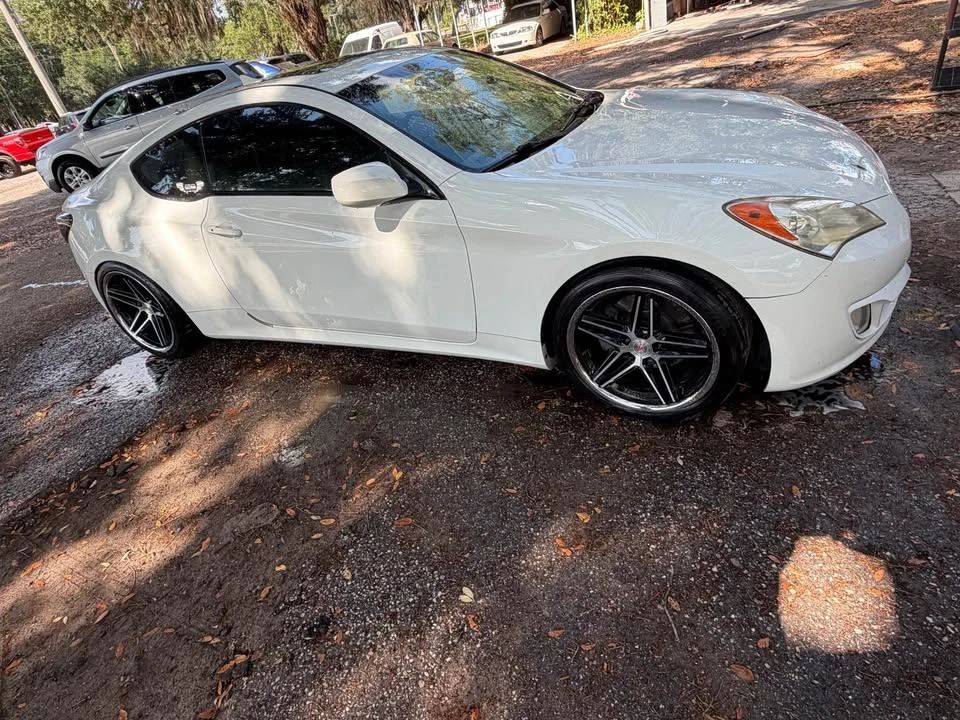 2012 Hyundai Genesis Coupe - Image 6 of 9