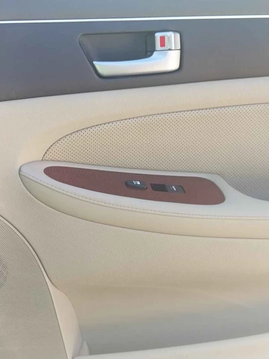 2012 Hyundai Genesis - Image 6 of 11