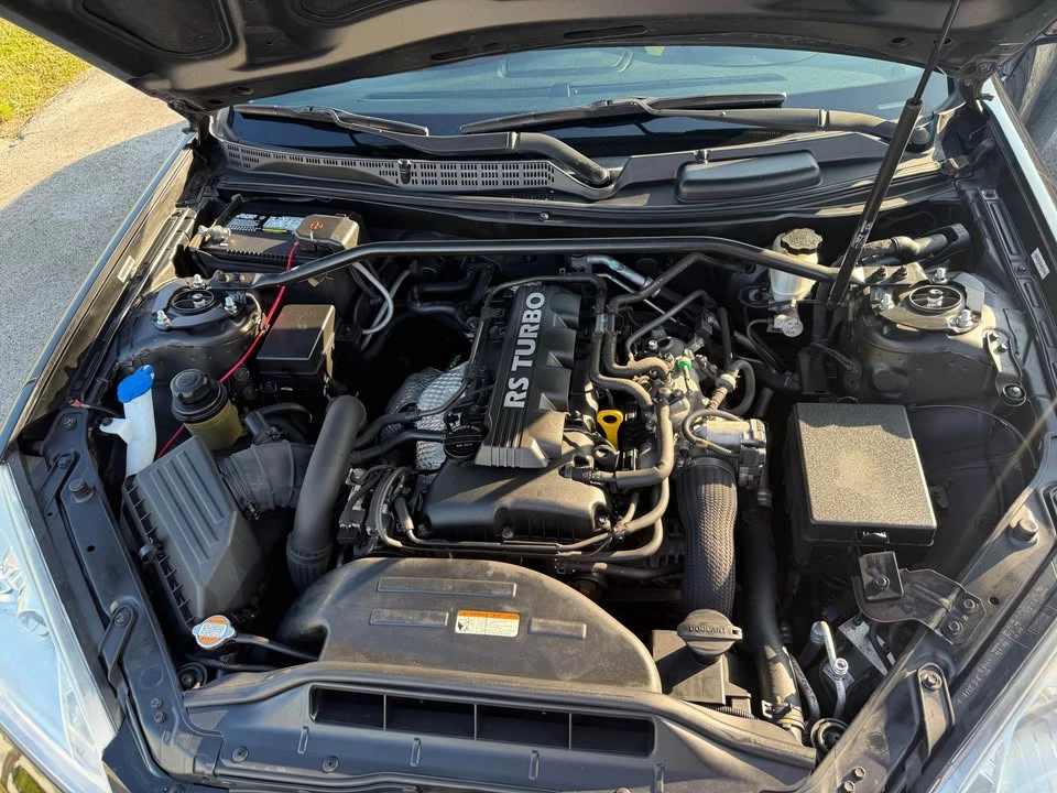 2012 Hyundai Genesis - Image 16 of 19