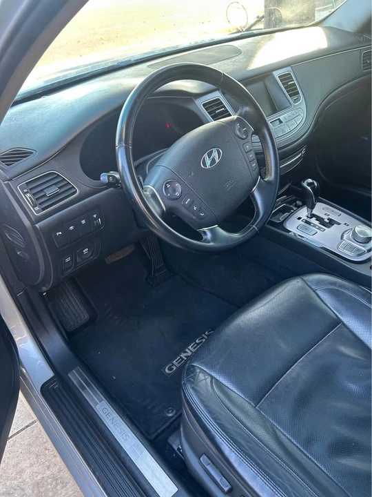 2012 Hyundai Genesis - Image 8 of 11