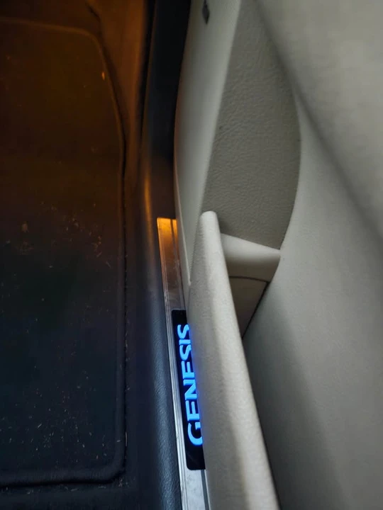 2012 Genesis - Image 3 of 6