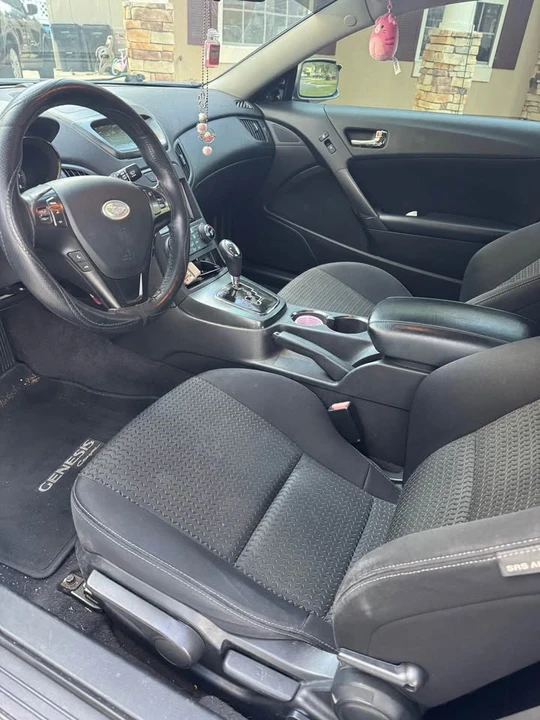 2012 Genesis - Image 7 of 9