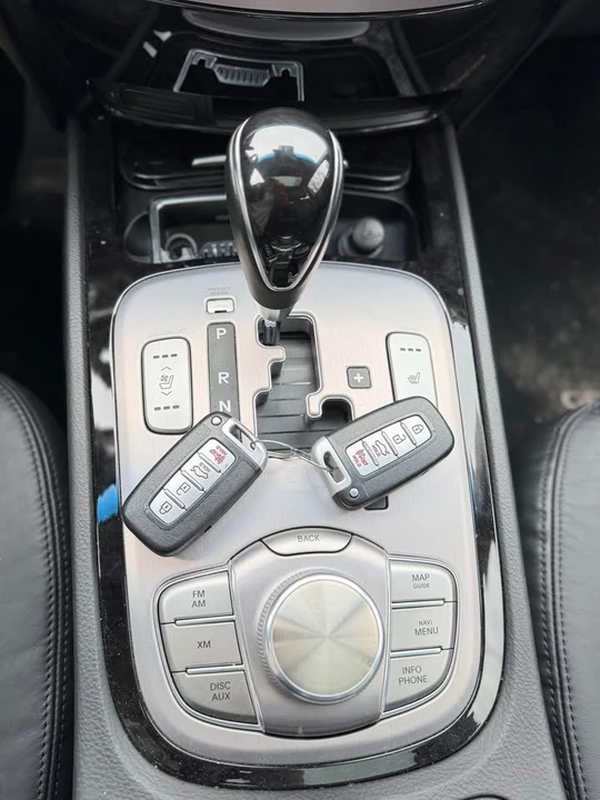 2012 Hyundai Genesis - Image 16 of 20