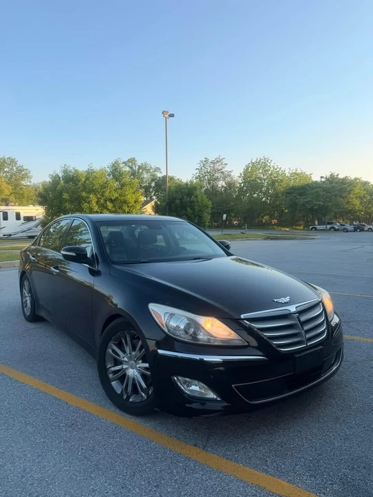 2012 Hyundai Genesis - Image 2 of 5