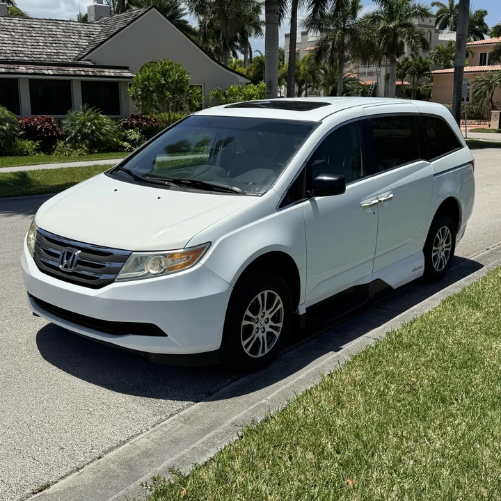 2012 Honda Odyssey - Image 10 of 12