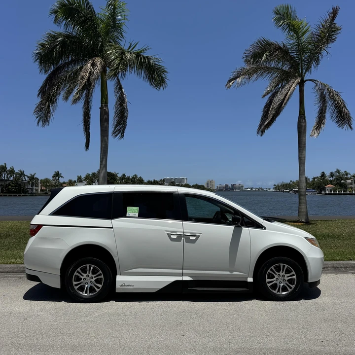 2012 Honda Odyssey - Image 5 of 12