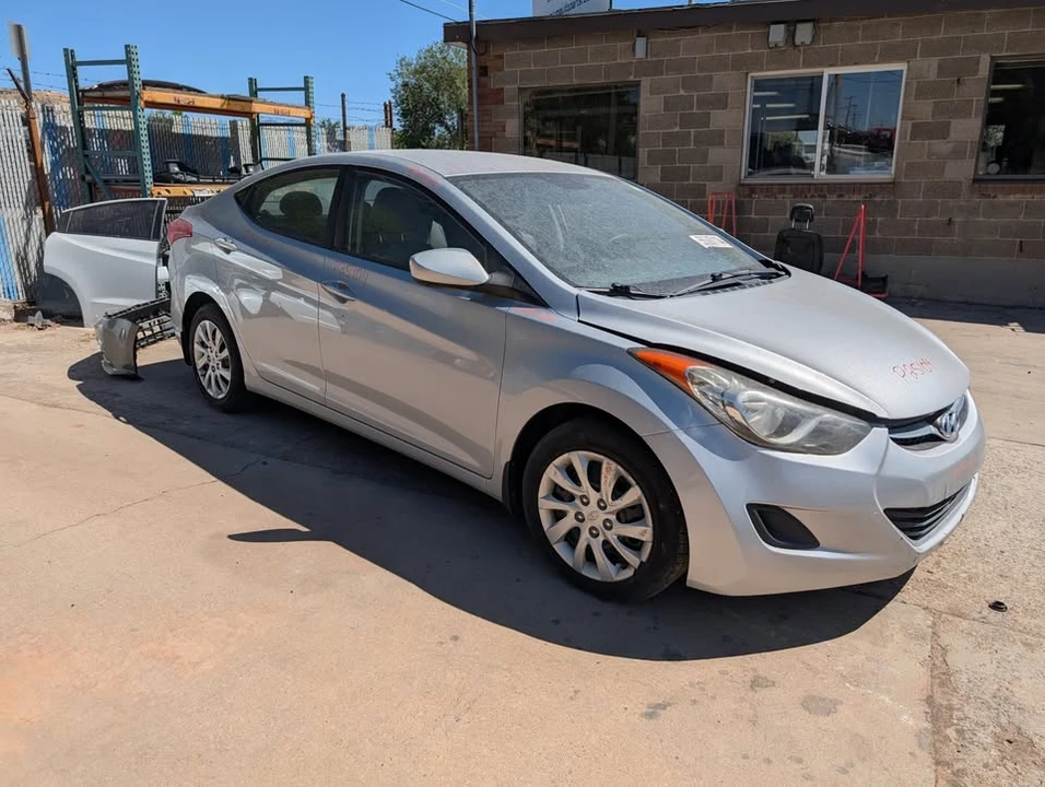 2012 Hyundai Elantra - Image 5 of 9