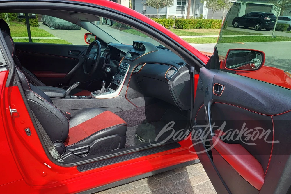 2012 Hyundai Genesis - Image 5 of 10