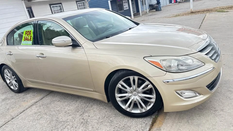 2012 Hyundai Genesis - Image 6 of 11
