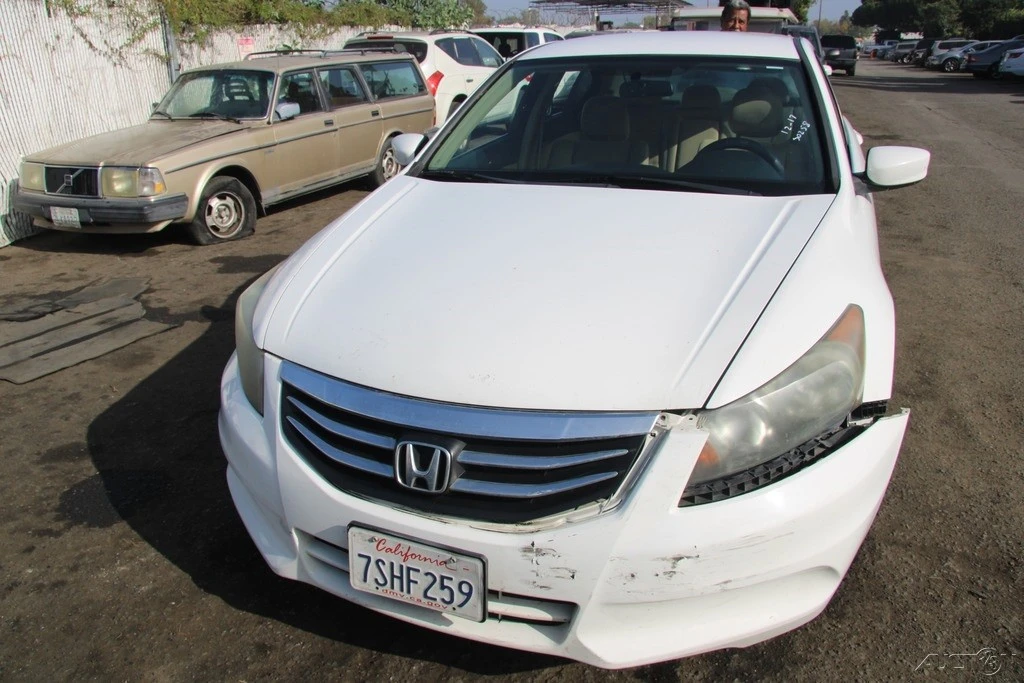 2012 Honda Accord 8th Gen - Image 9 of 21