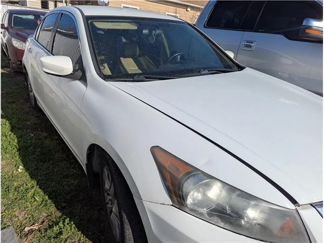 2012 Honda Accord 8th Gen - Image 3 of 11