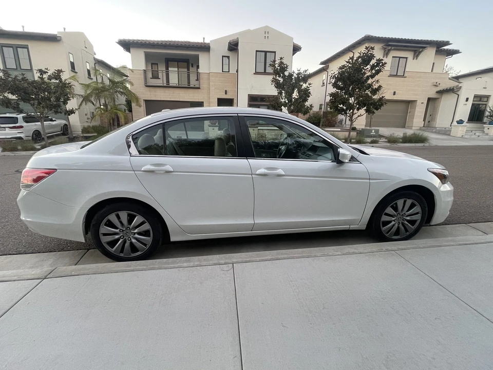2012 Honda Accord 8th Gen - Image 6 of 13