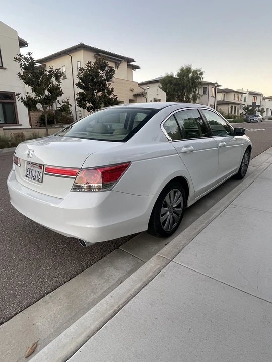 2012 Honda Accord 8th Gen - Image 5 of 13