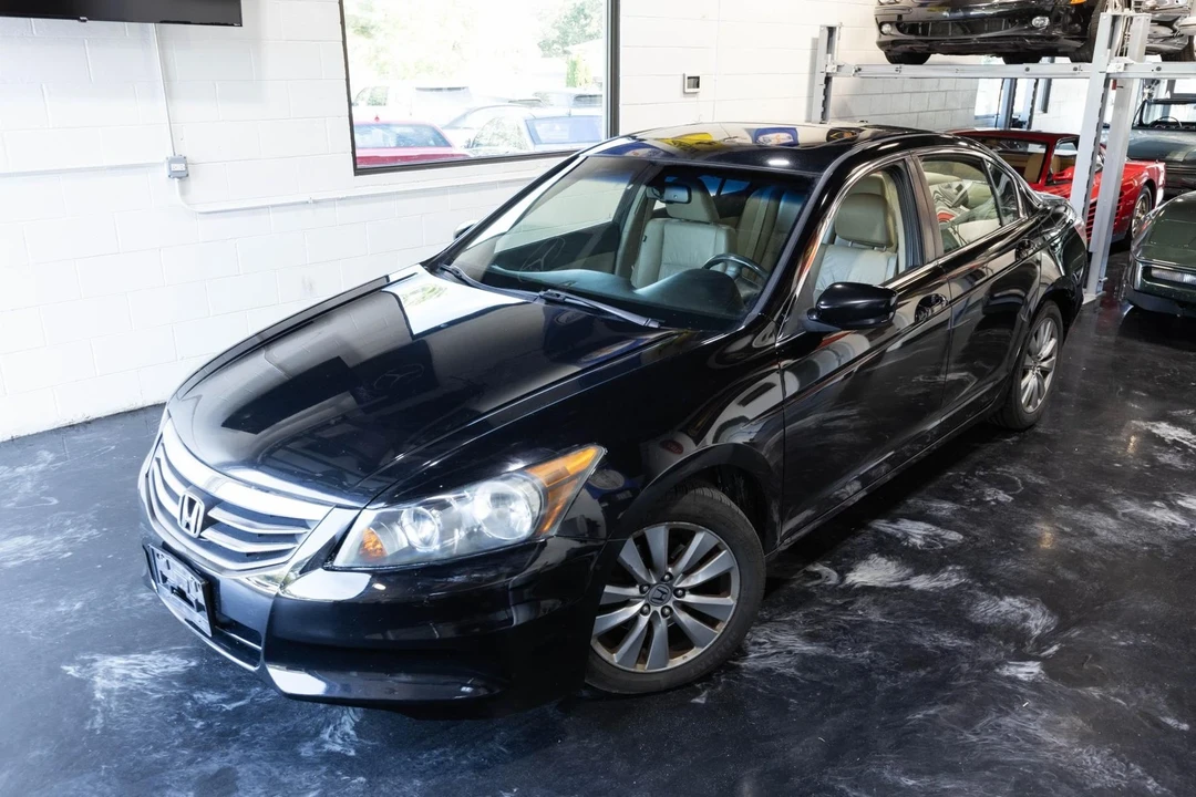 2012 Honda Accord 8th Gen - Image 2 of 12