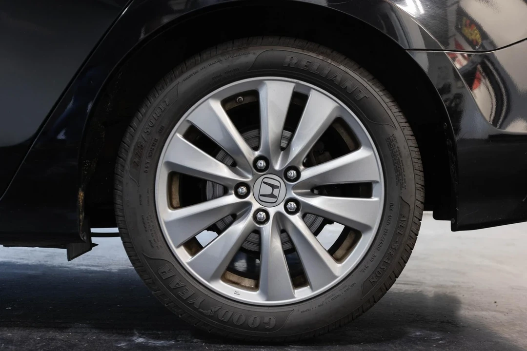 2012 Honda Accord 8th Gen - Image 9 of 12