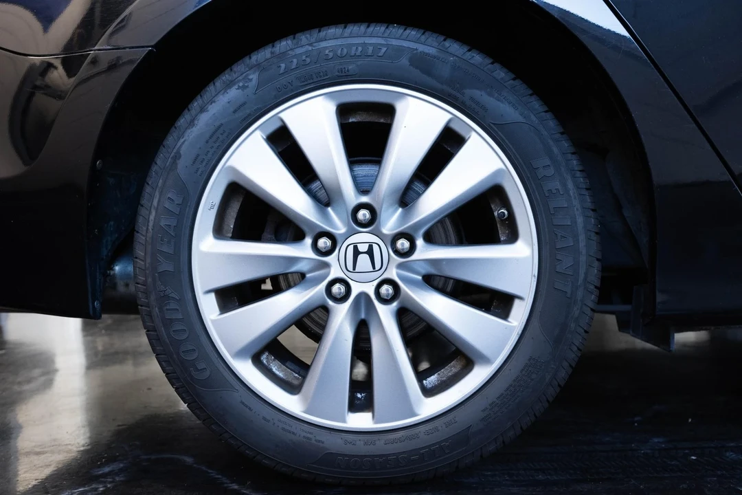 2012 Honda Accord 8th Gen - Image 17 of 21