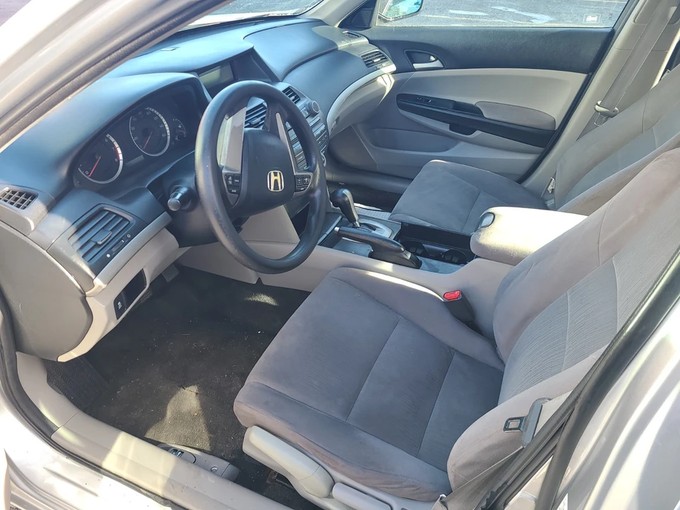 2012 Honda Accord 8th Gen - Image 6 of 9
