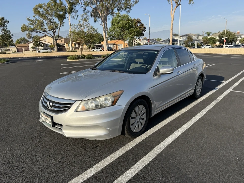 2012 Honda Accord 8th Gen - Image 5 of 21