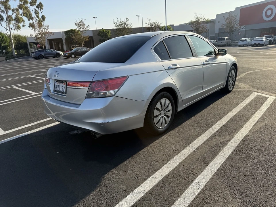 2012 Honda Accord 8th Gen - Image 9 of 21