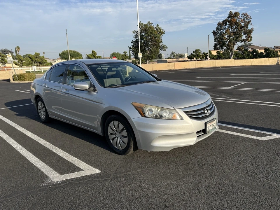 2012 Honda Accord 8th Gen - Image 8 of 21