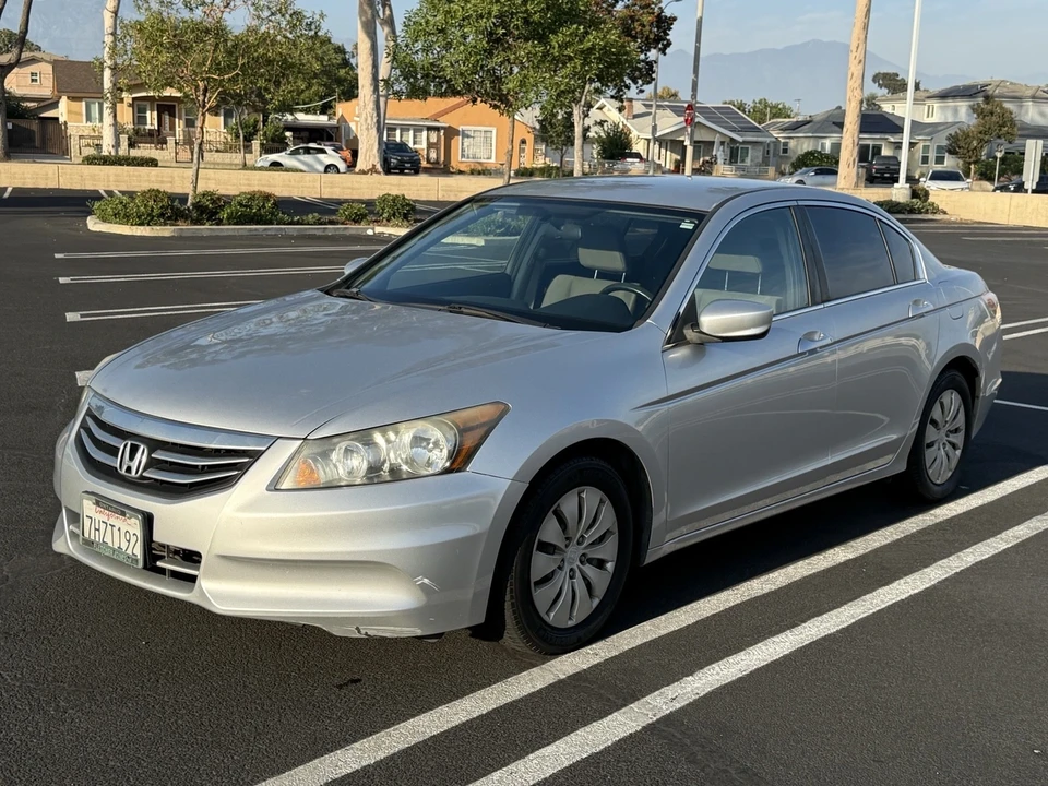 2012 Honda Accord 8th Gen - Image 18 of 21