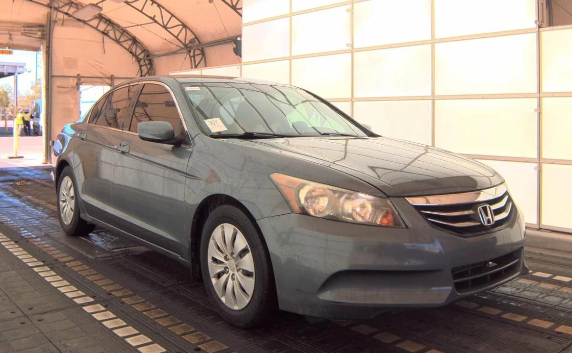 2012 Honda Accord 8th Gen - Image 3 of 13