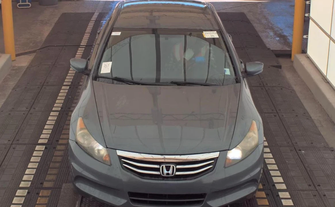 2012 Honda Accord 8th Gen - Image 2 of 13