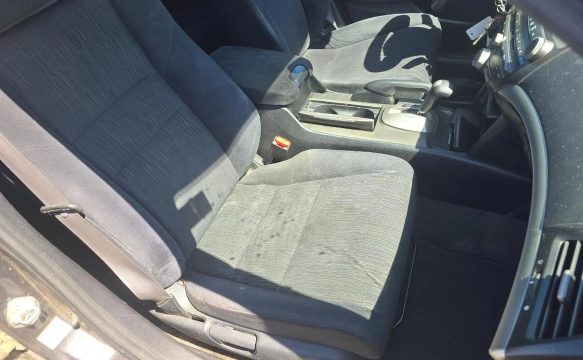 2012 Honda Accord 8th Gen - Image 8 of 13