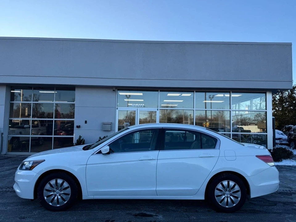 2012 Honda Accord 8th Gen - Image 2 of 21