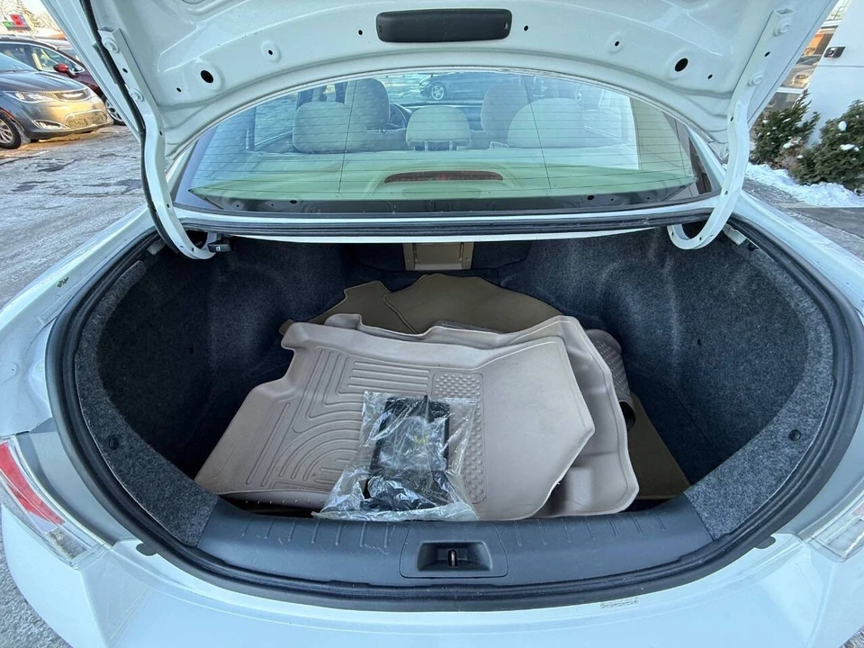 2012 Honda Accord 8th Gen - Image 13 of 21