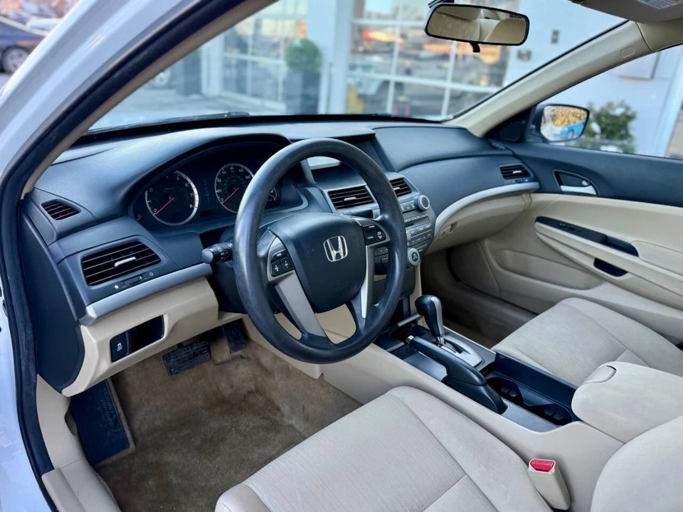 2012 Honda Accord 8th Gen - Image 9 of 21