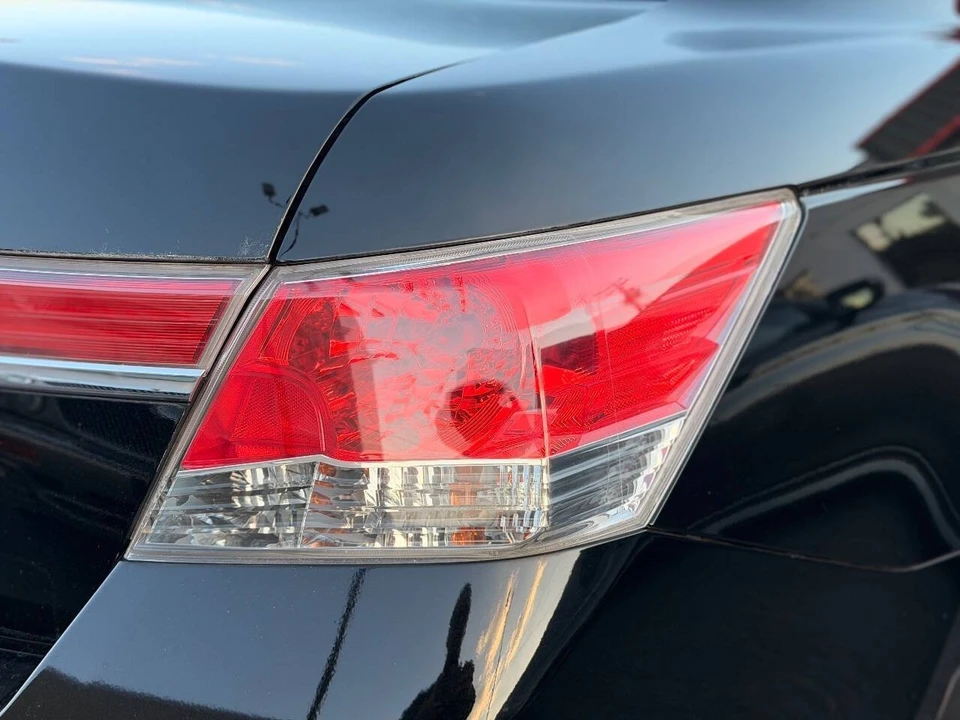 2012 Honda Accord 8th Gen - Image 8 of 21