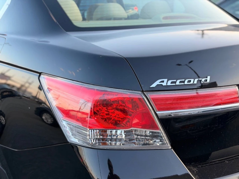 2012 Honda Accord 8th Gen - Image 9 of 21