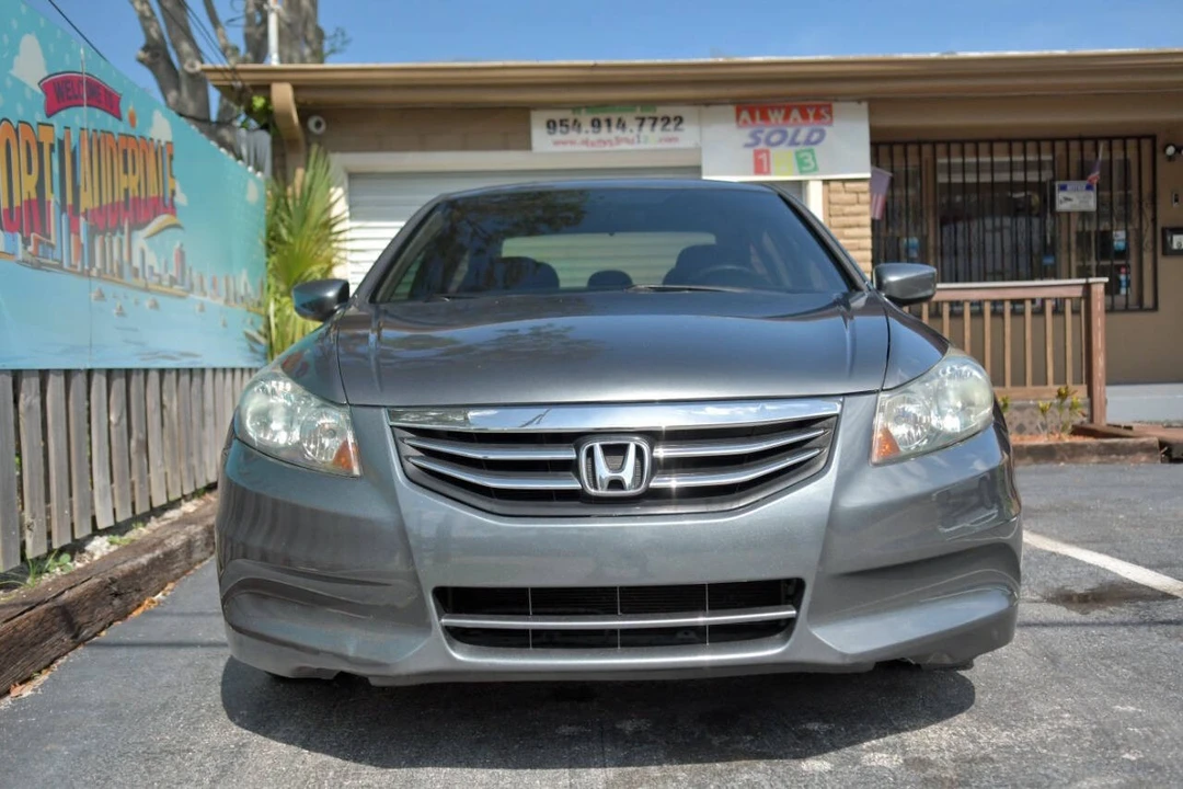 2012 Honda Accord 8th Gen - Image 3 of 12