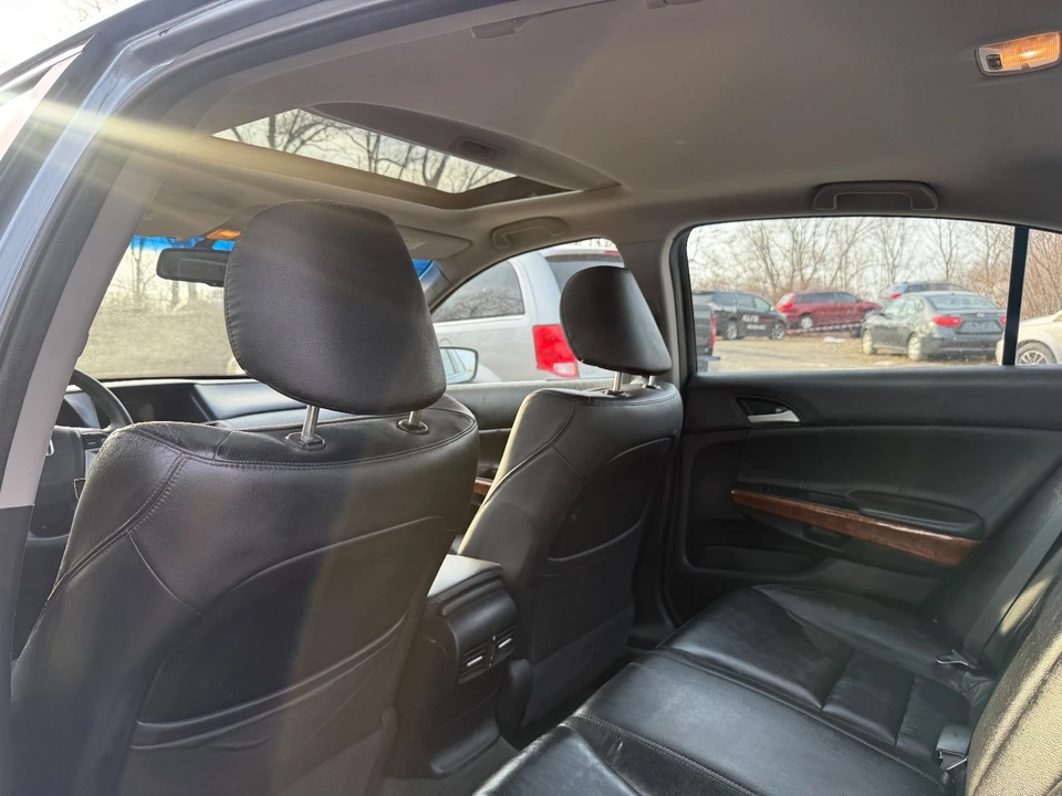 2012 Honda Accord 8th Gen - Image 17 of 19