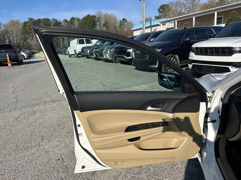 2012 Honda Accord 8th Gen - Image 21 of 21