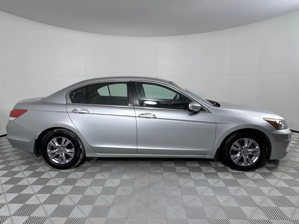 2012 Honda Accord 8th Gen - Image 4 of 12