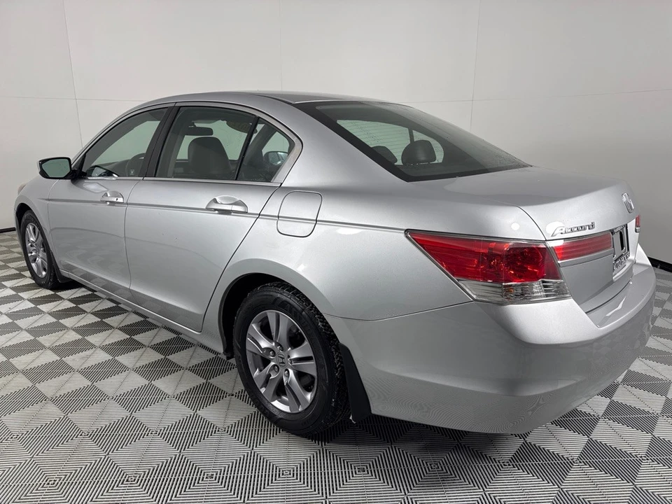 2012 Honda Accord 8th Gen - Image 5 of 12