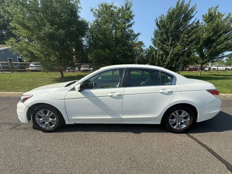 2012 Honda Accord 8th Gen - Image 3 of 12
