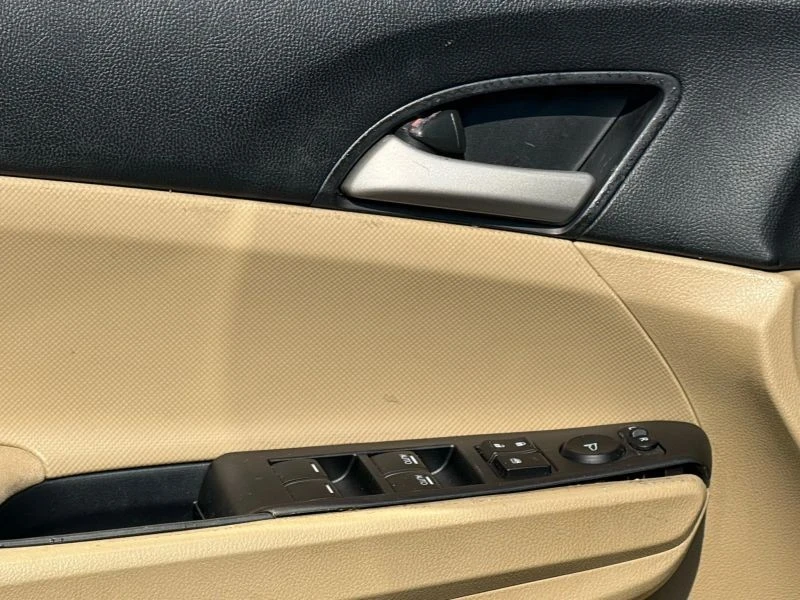 2012 Honda Accord 8th Gen - Image 10 of 12