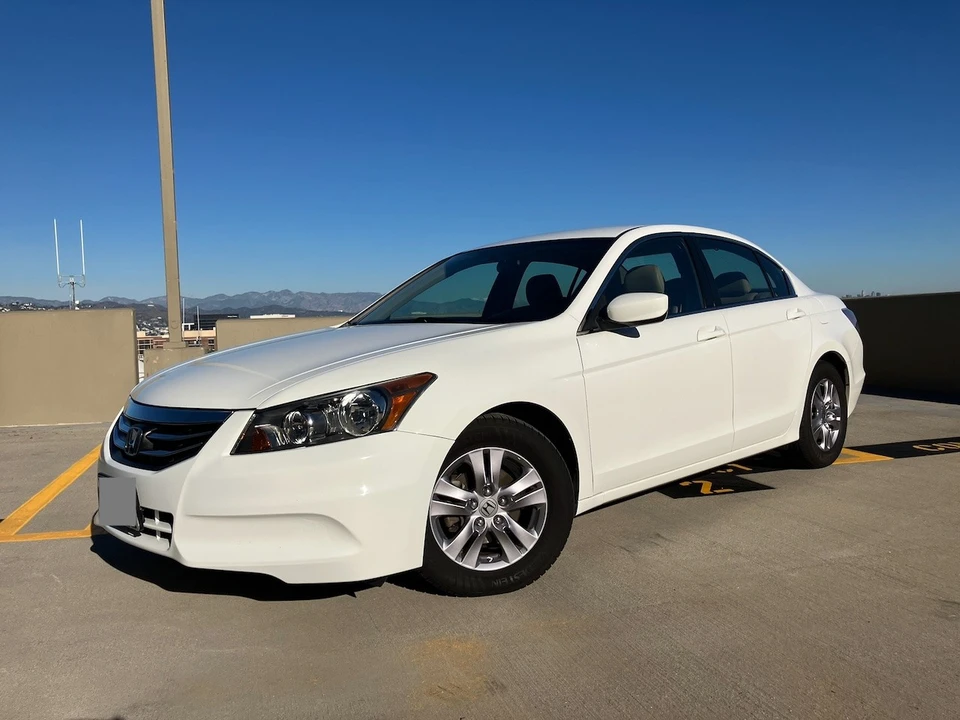 2012 Honda Accord 8th Gen - Image 8 of 21