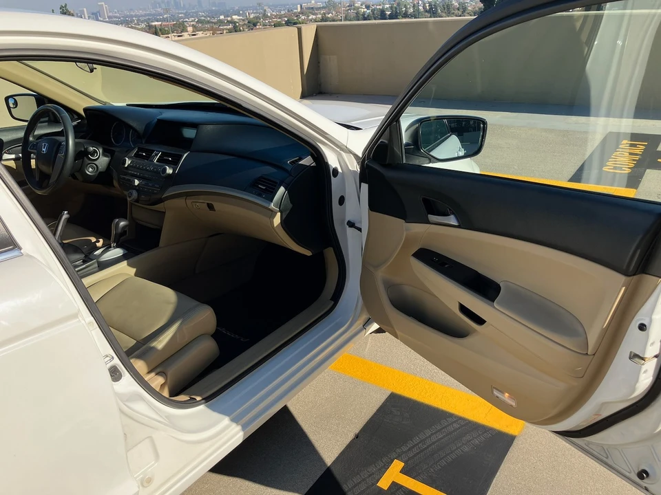 2012 Honda Accord 8th Gen - Image 13 of 21