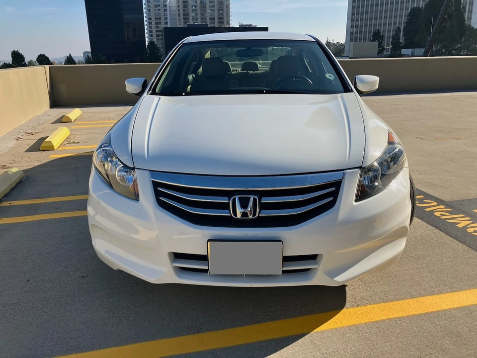 2012 Honda Accord 8th Gen - Image 9 of 21