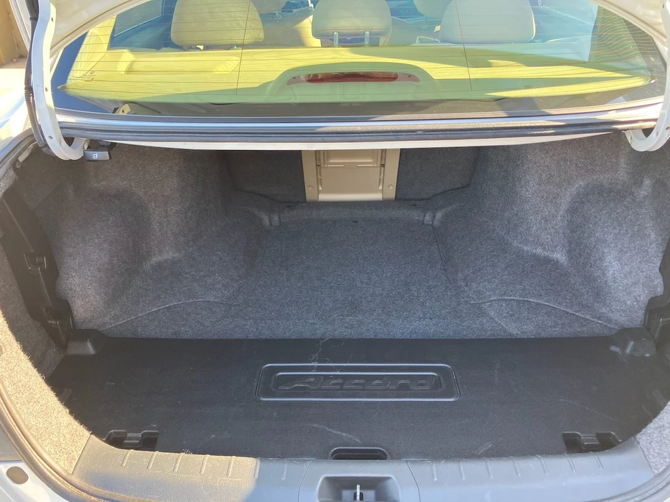 2012 Honda Accord 8th Gen - Image 18 of 21