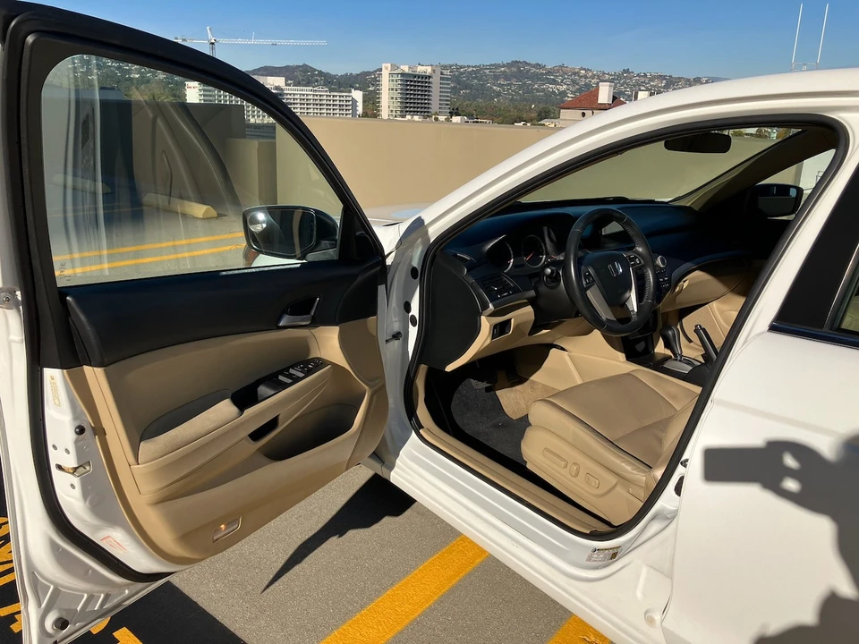 2012 Honda Accord 8th Gen - Image 11 of 21