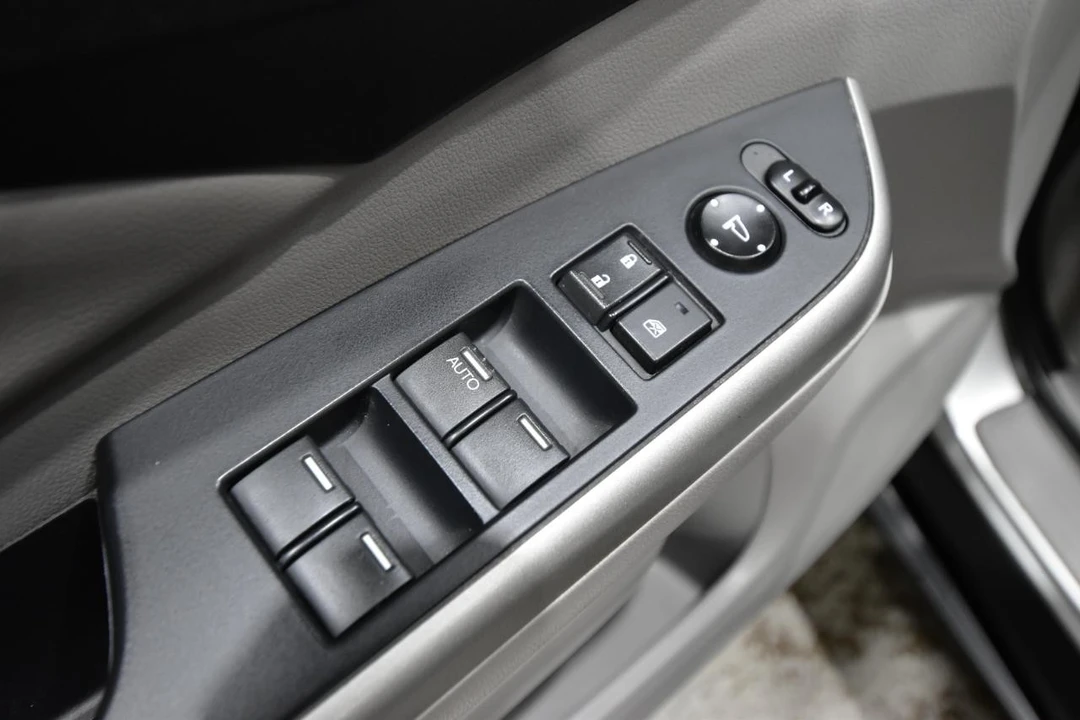 2012 Honda CR-V 4th Gen - Image 11 of 21