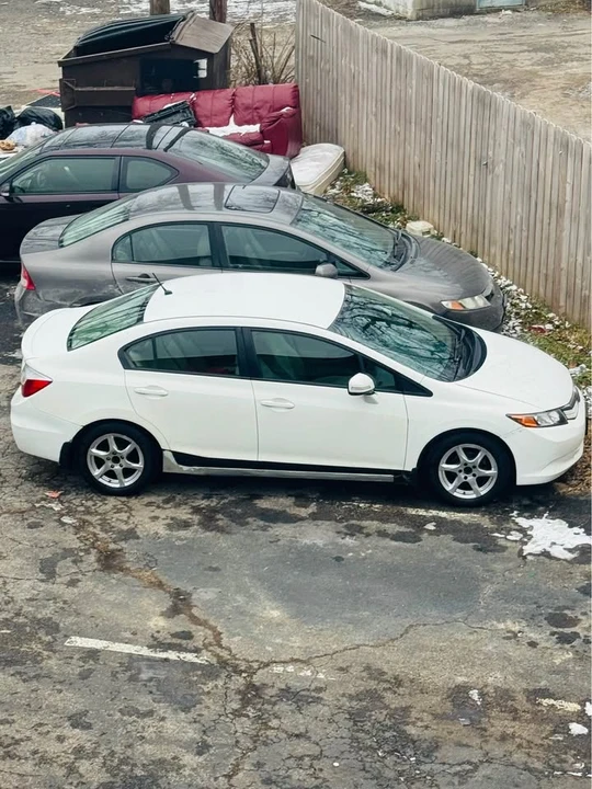 2012 Honda Civic 9th Gen - Image 2 of 12