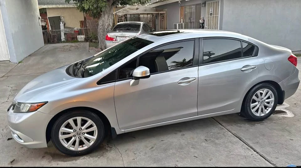 2012 Honda Civic 9th Gen - Image 2 of 4