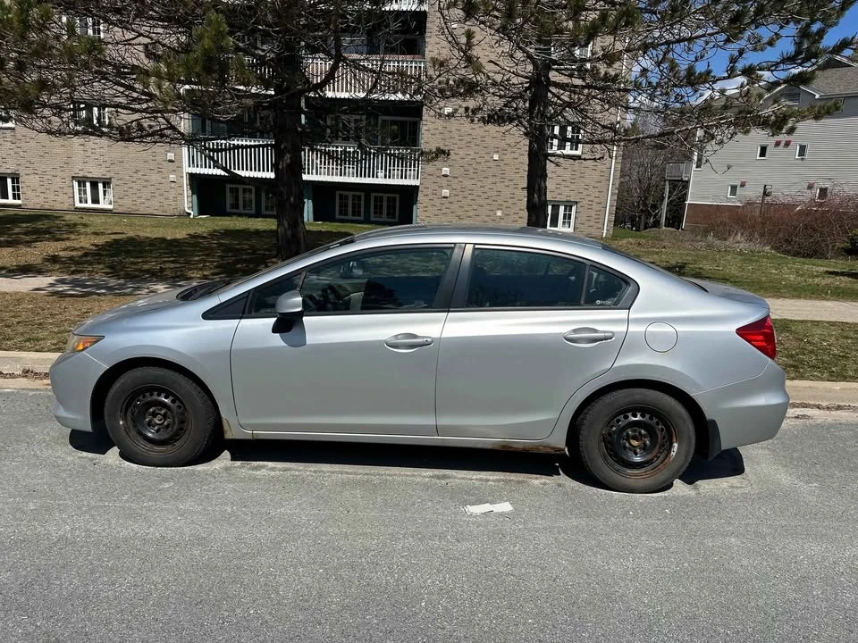 2012 Honda Civic 9th Gen - Image 3 of 4