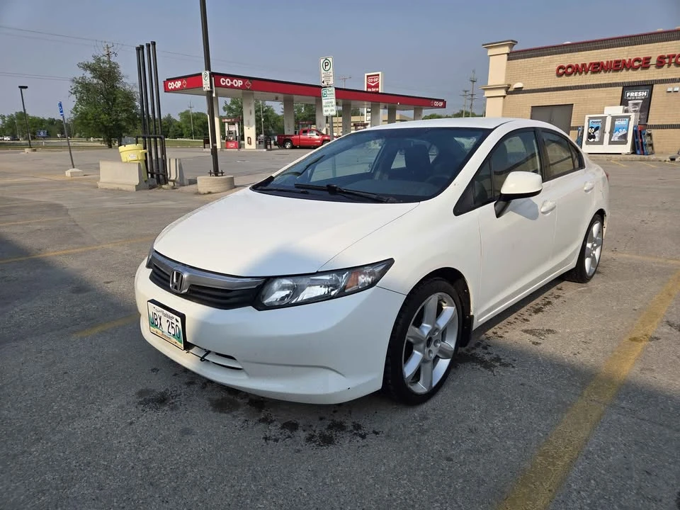 2012 Honda Civic 9th Gen - Image 2 of 8